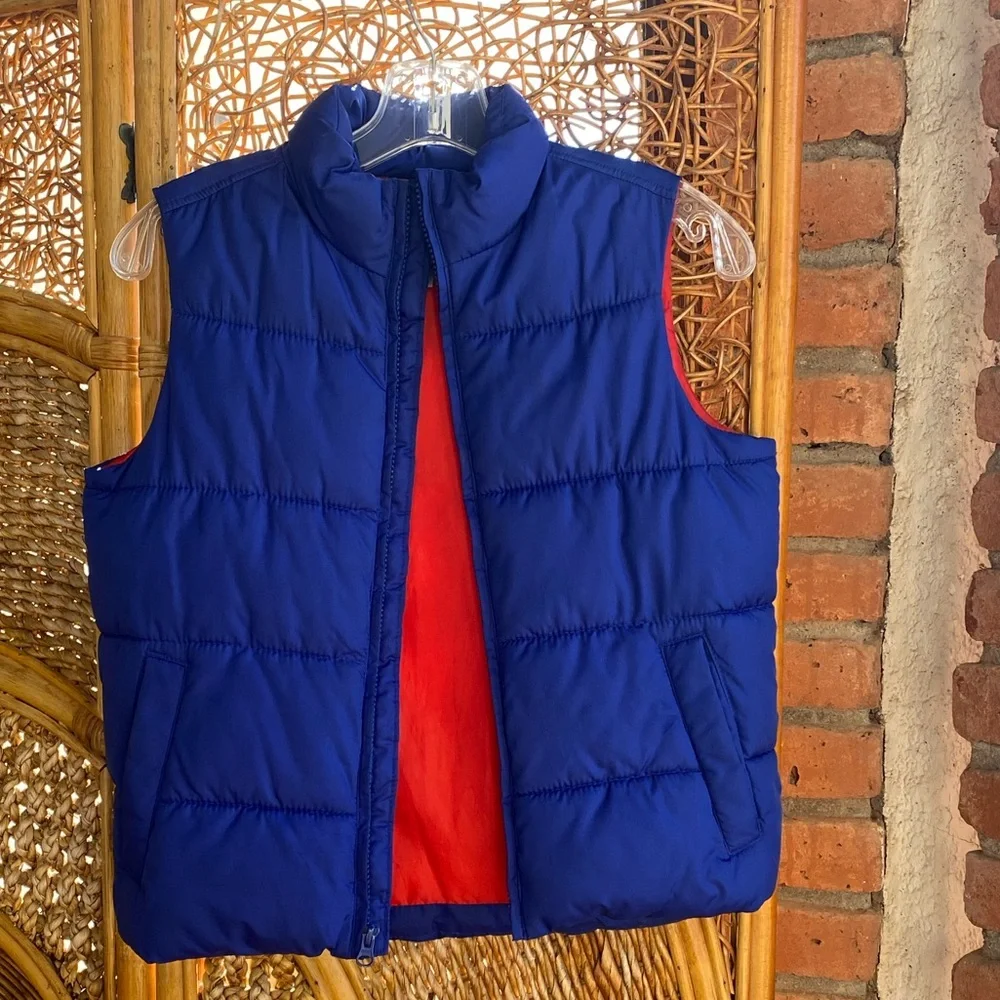 Old Navy Kids Navy and Red Puffer Vest Size M 8. Great Condition